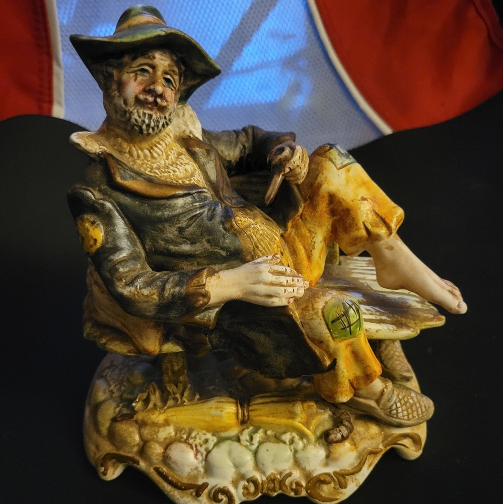 VTG CAPODIMONTE HOBO / BUM SITTING ON BENCH